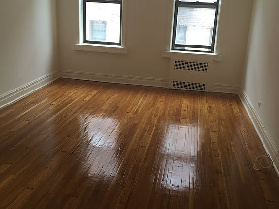 4th image of 4725 44th St #2R