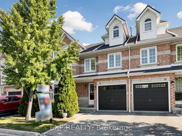 455 Apache Ct Unit 35, Mississauga, ON L4Z 3W8