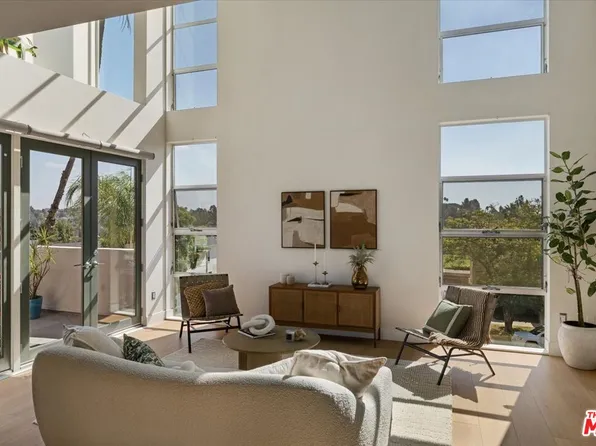 3345 1/2 Rowena Ave, Los Angeles, CA 90027