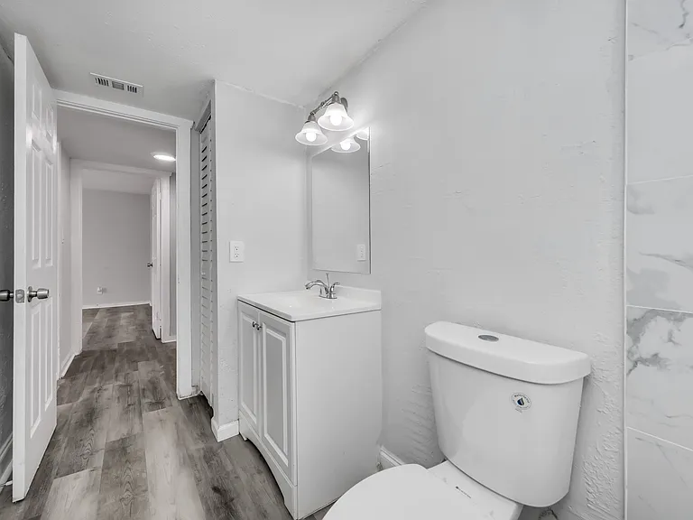 1259 Franklin St #C — Photo 4