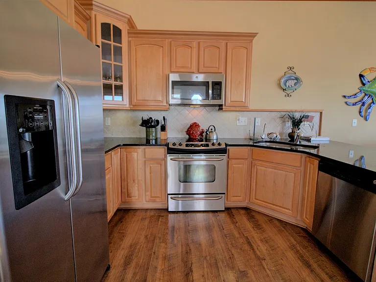 211 Goldsboro Dr — Photo 13