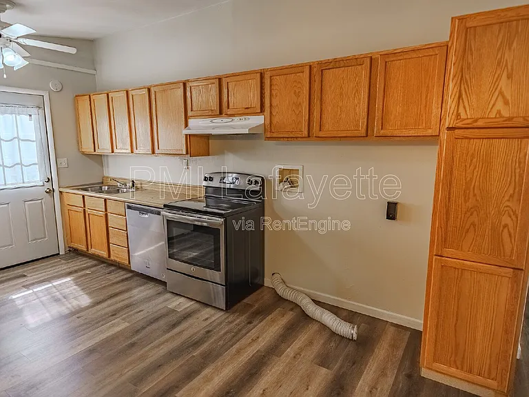 2760 Medford St — Photo 8