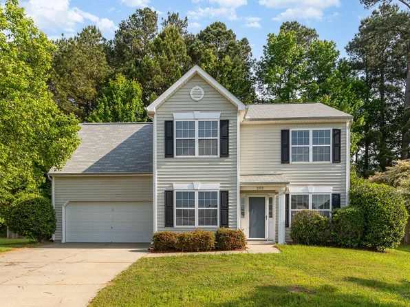 203 Downing Bluff Dr, Morrisville, NC 27560