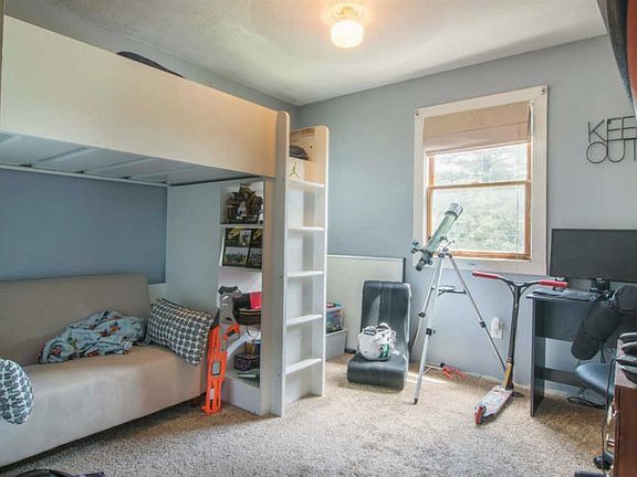 5th image of 216 Chidlaw Ave