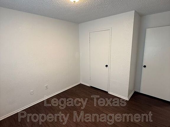 5th image of 1715 Short St APT D