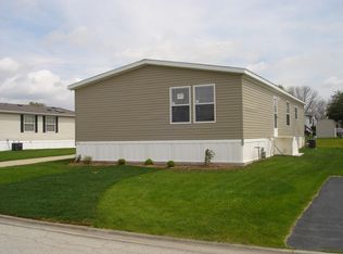 20 Cynthia Ln, Beecher, IL 60401