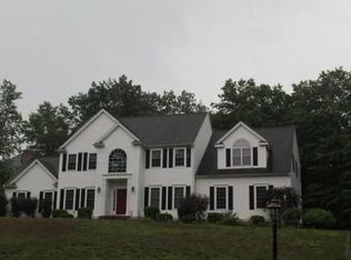 21 Prospect St, Upton, MA 01568