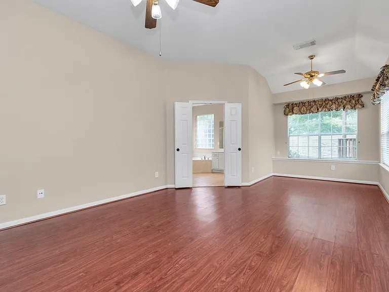 1915 Crescent Oak Dr — Photo 29
