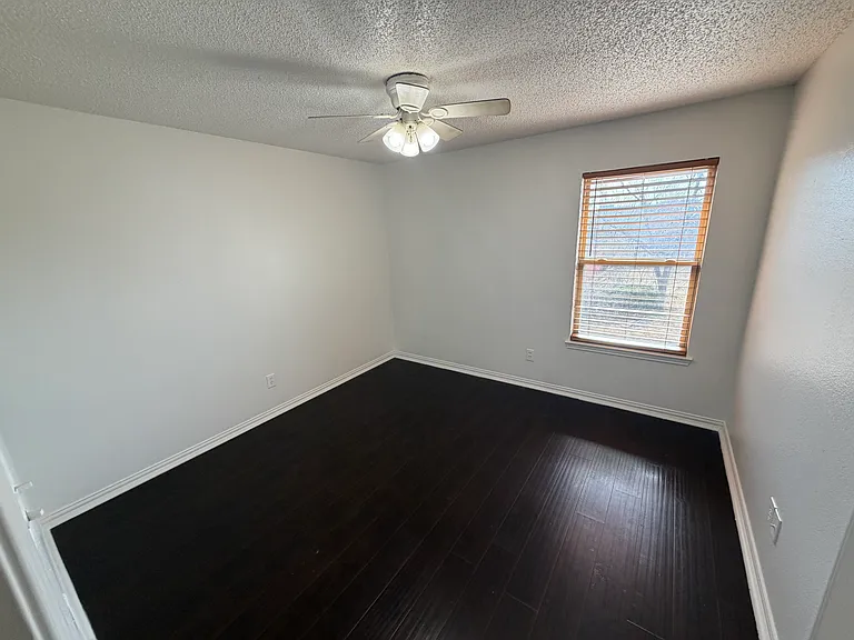 4022 Wiltshire Dr — Photo 9