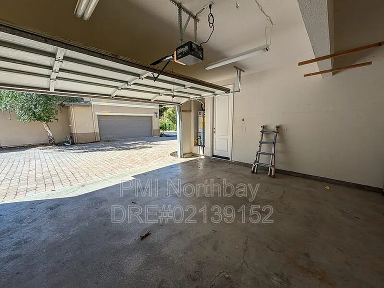 6347 Newhaven Ln — Photo 35