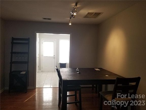 3rd image of 16854 Bridgeton Ln