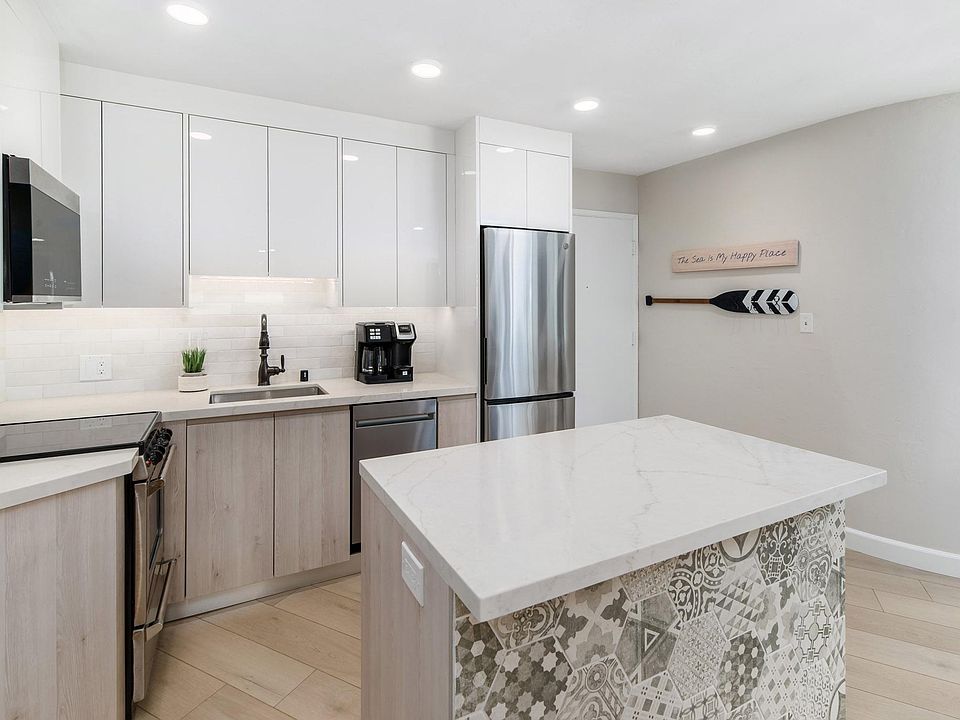 Kitchen: Italian cabinets and new appliances. Renovated in 2022.