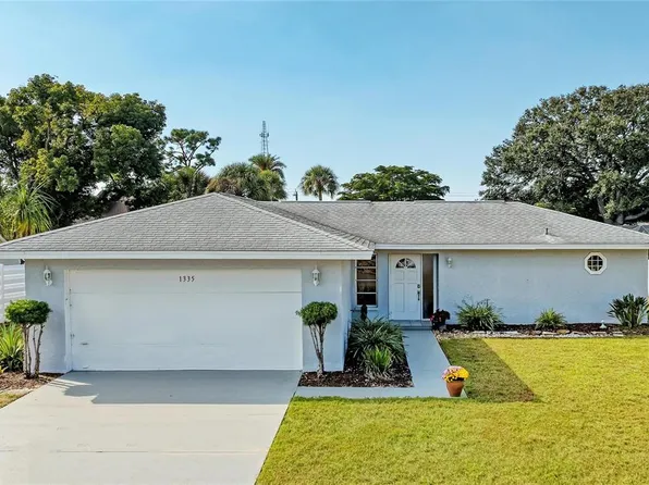 1335 Whispering Ln, Venice, FL 34285