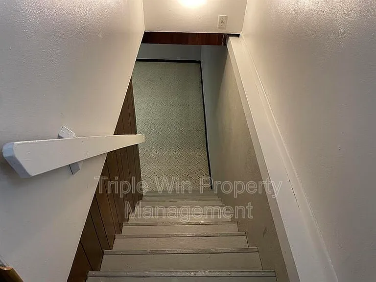 1895 Curtis Ct — Photo 29