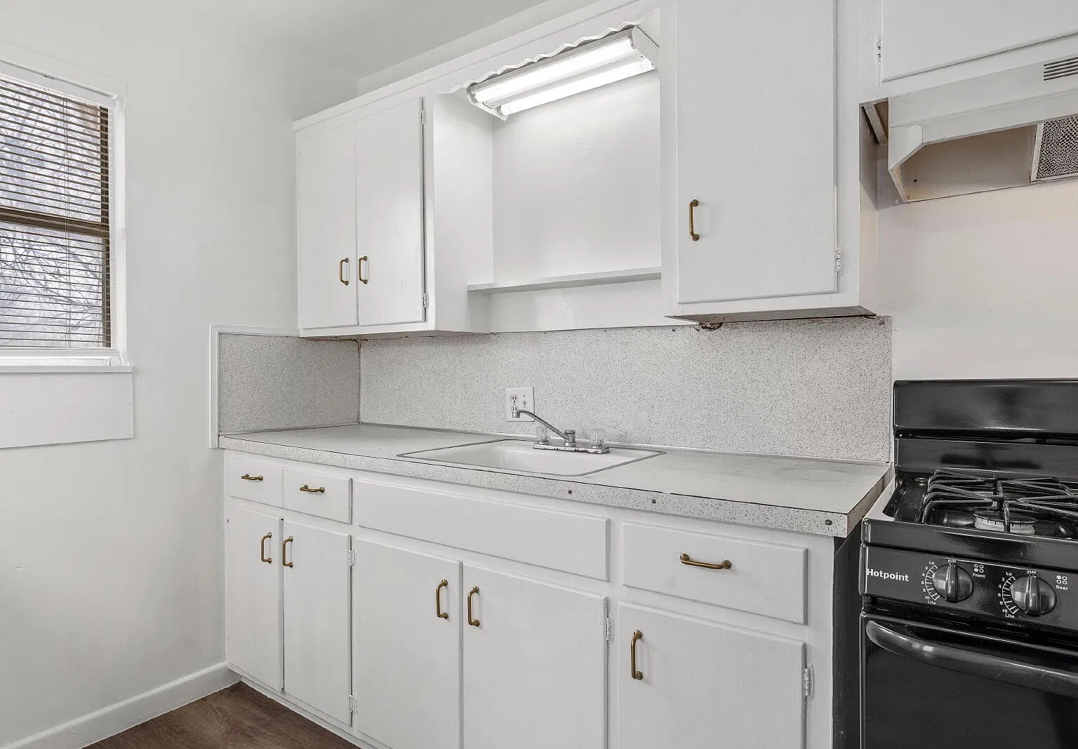 1 bed, 1.0 bath, 688 sqft, $800 — Photo 1