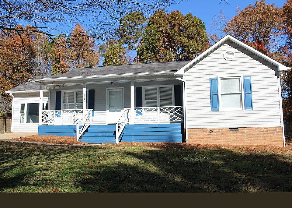 1st image of 912 Edgewater Dr