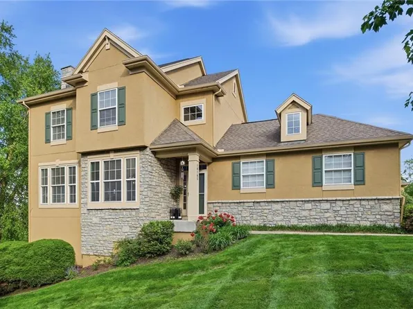 16165 Linden St, Overland Park, KS 66085