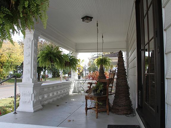 2nd image of 131 Elm St