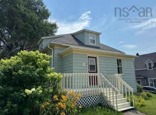 26 Pitt St, Pt Hawkesbury, NS B9A 2T3