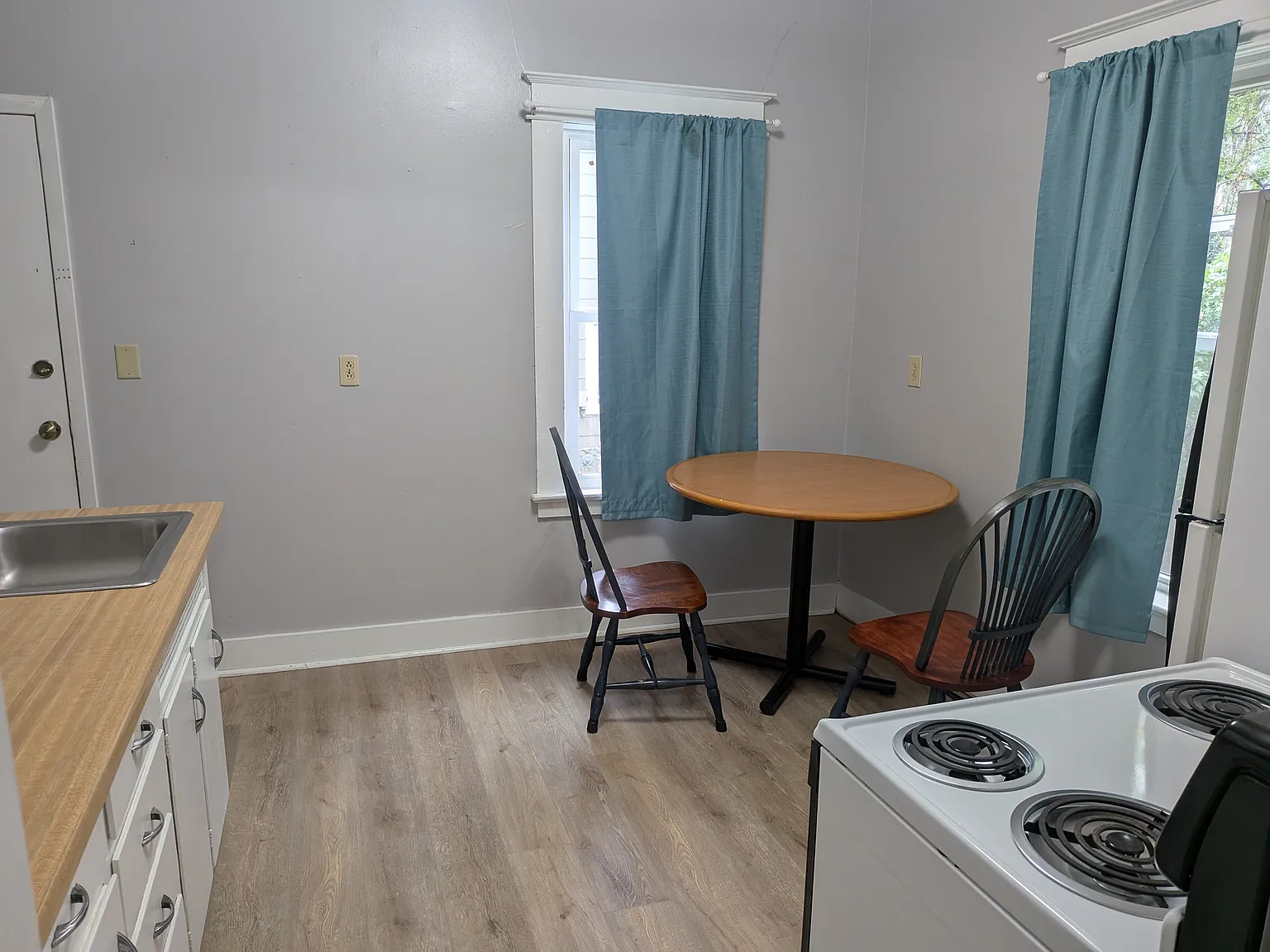 Studio, $620 — Photo 3