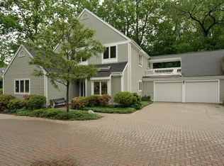 30 Barnes Rd, Stamford, CT 06902