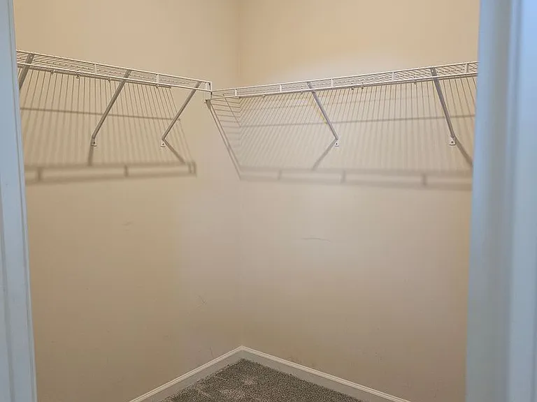 512 Lionheart Ln — Photo 12