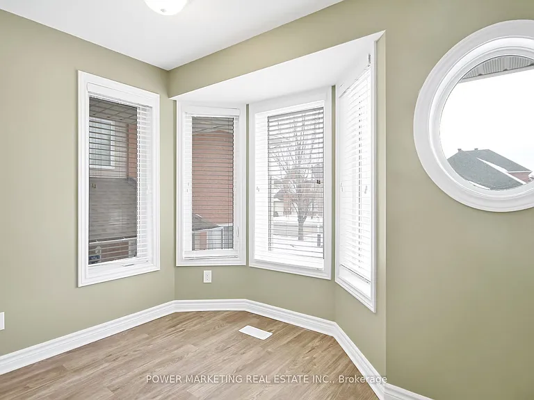 45 Waterbridge Dr — Photo 11