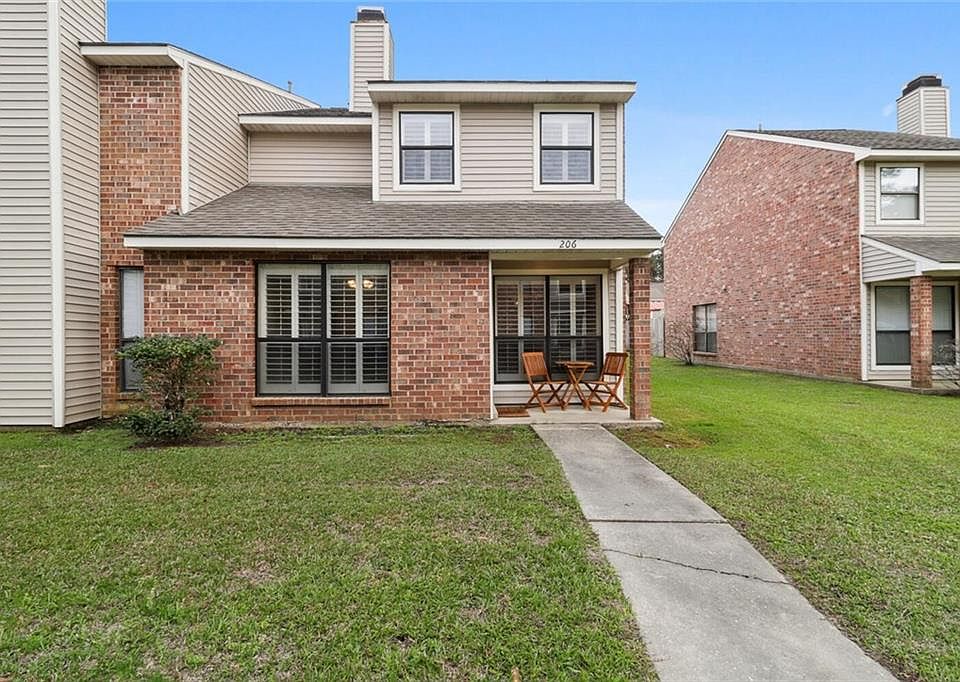1st image of 206 Pineridge Ct #206
