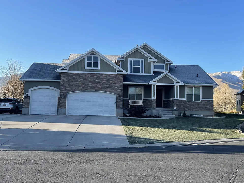 1881 S Prairie Pond Rd