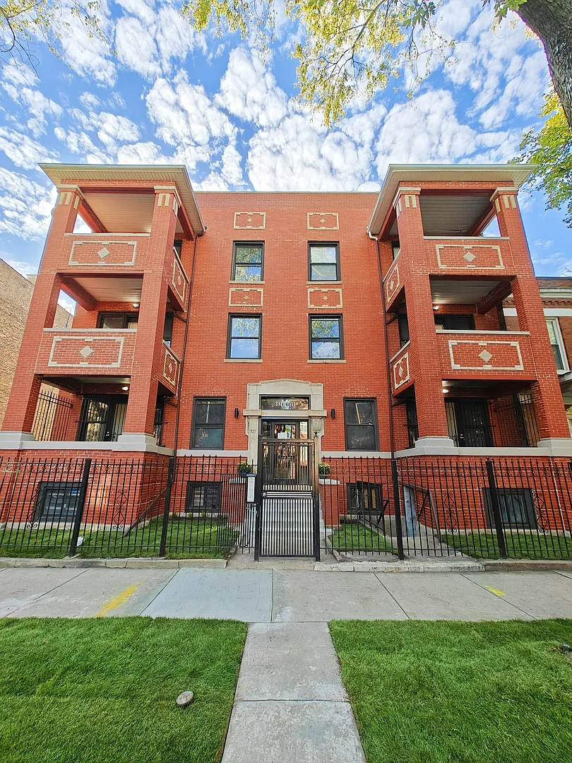 3 bed, 1500 sqft, $2,300 — Photo 1