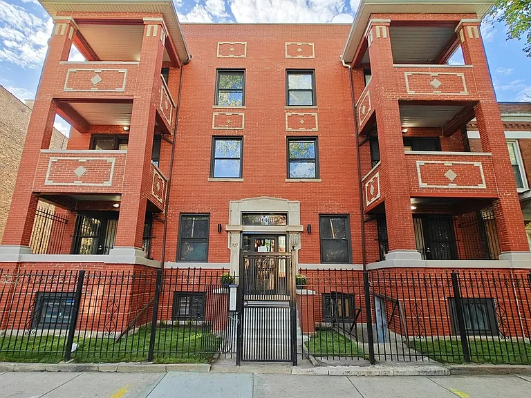 6022 S Eberhart Ave #2N — Photo 1