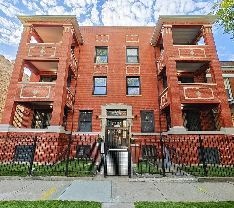 6022 S Eberhart Ave #2N