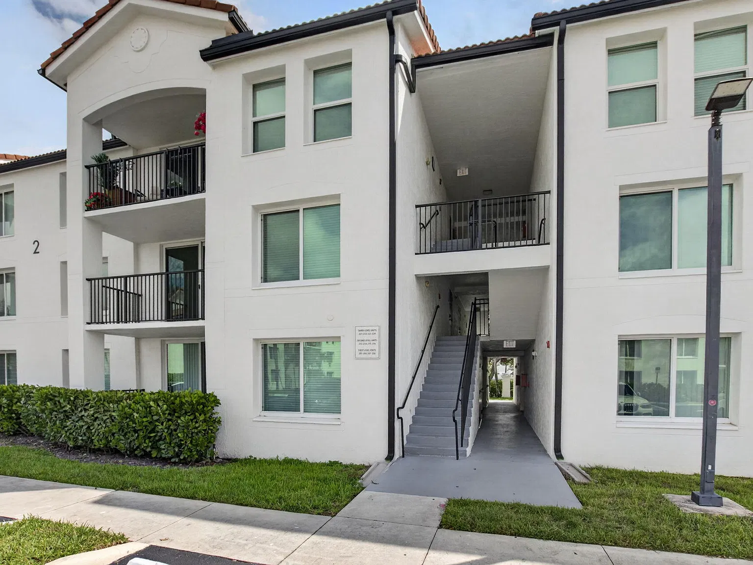 2 bed, 2.0 bath, 1008 sqft, $2,295 — Photo 4