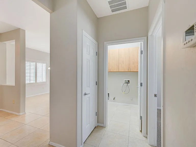 7925 Fantail Dr — Photo 36