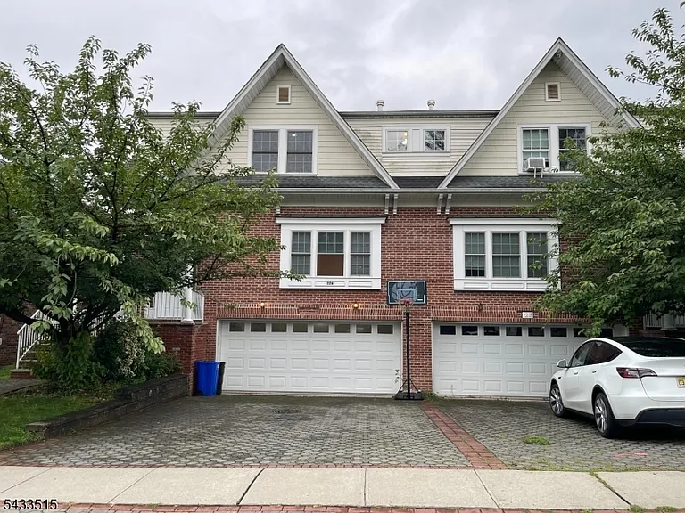 22 Ocean St #A — Photo 3