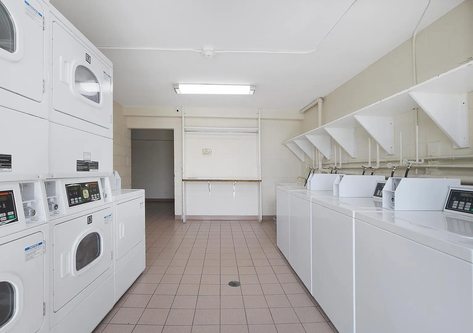 1 bed, 780 sqft, $1,400 — Photo 4
