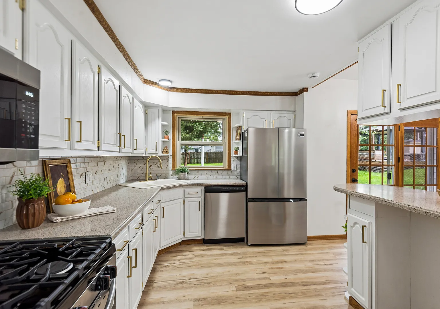 3 bed, 1.5 bath, 1276 sqft, $2,800 — Photo 4