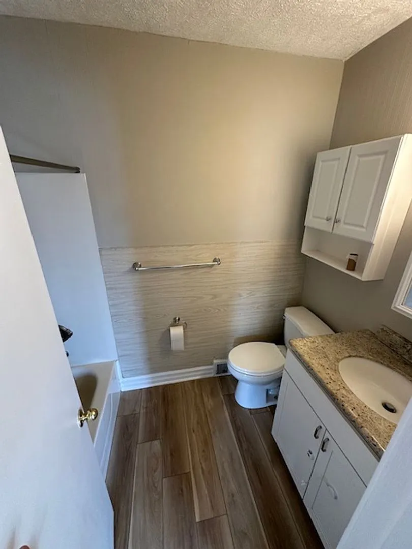 Kent Main — Photo 4