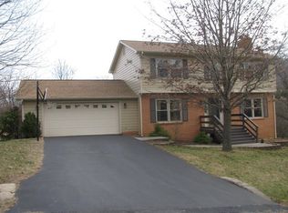 7861 Cedar Edge Rd, Roanoke, VA 24018