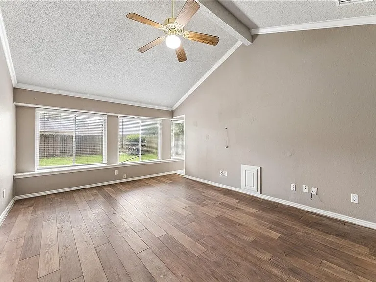 10131 Golden Sunshine Dr — Photo 10