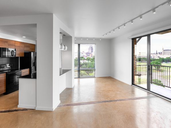 623 Hemisfair Blvd #419