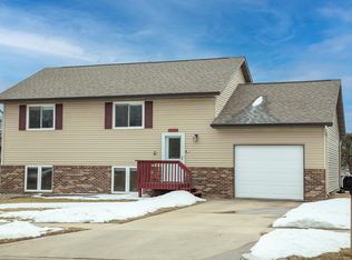 4009 Sager Ave, Waterloo, IA 50701
