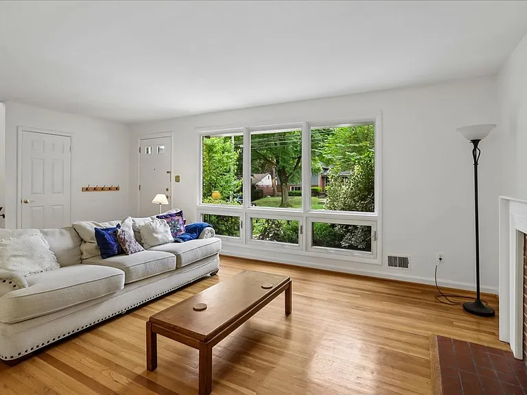 1703 Tilton Dr — Photo 5