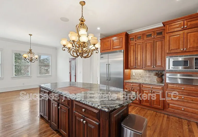 343 Summer Garden Dr — Photo 32