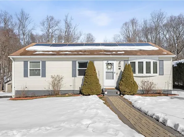 44 Crosswinds Lane, Waterbury, CT 06705