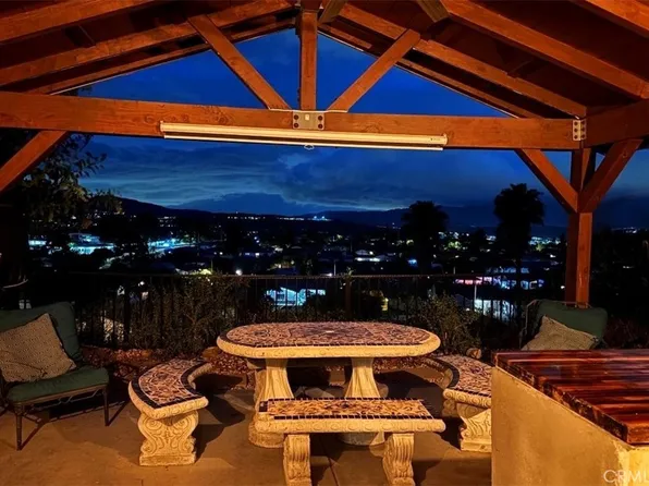 19776 Merryhill St, Santa Clarita, CA 91351