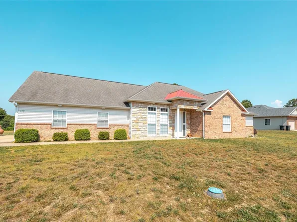 119 Ridgeview Dr, Saint Robert, MO 65584