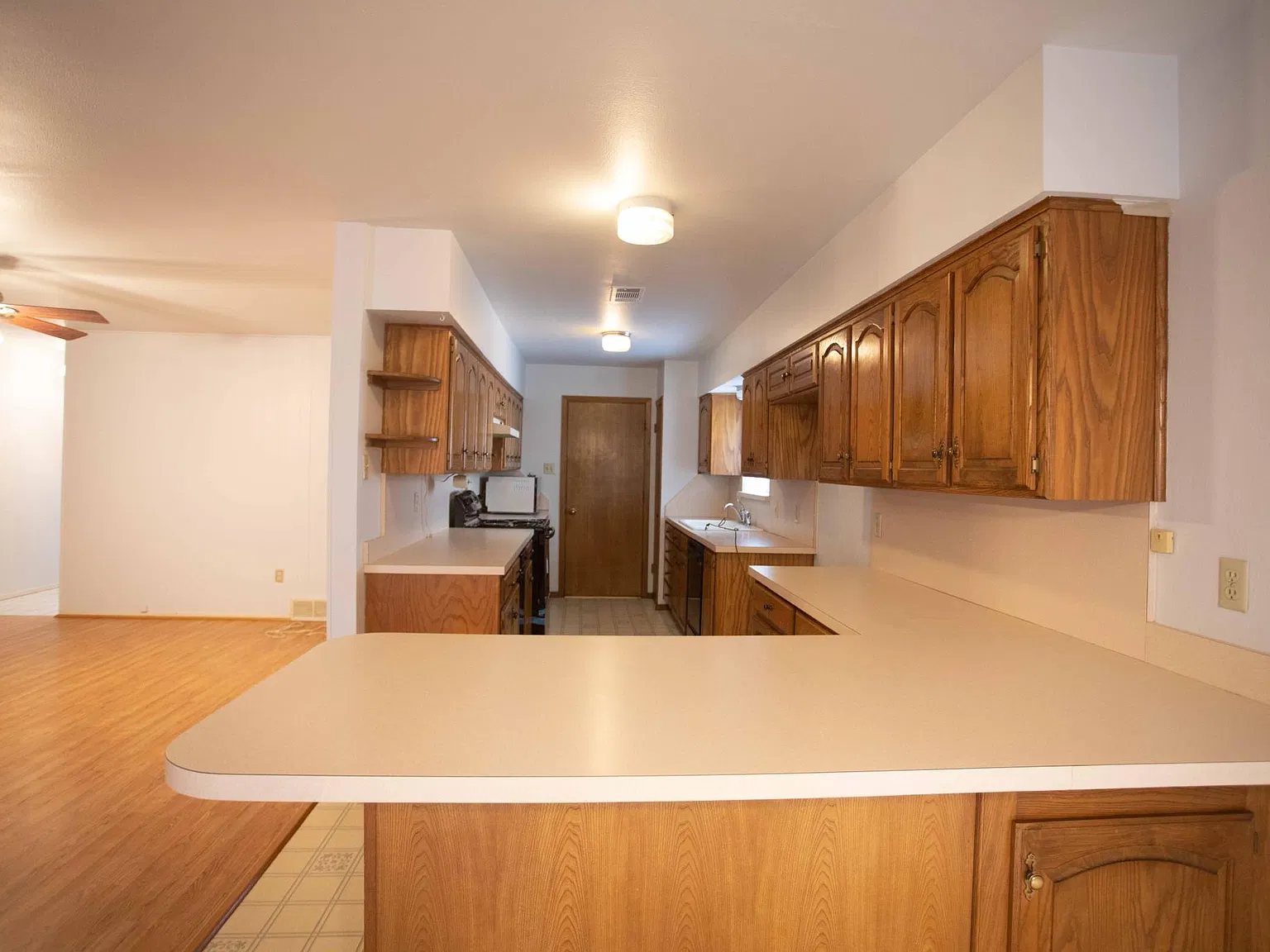 3 bed, 1649 sqft, $2,190 — Photo 4