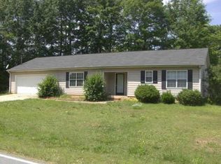 537 Peters St, Statham, GA 30666