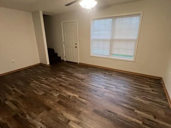 602 N Jefferson St APT C, Centralia, MO 65240